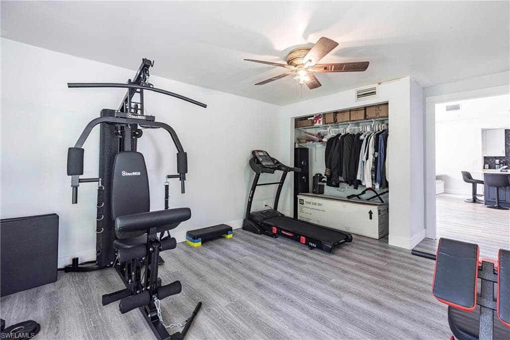 2345 Outrigger Ln, Naples, FL 34104-26