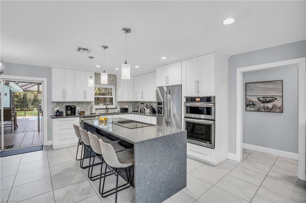 130 Mentor Dr, Naples, FL 34110-11
