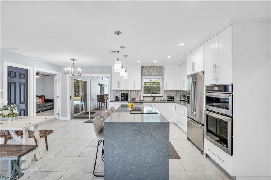 130 Mentor Dr, Naples, FL 34110-12
