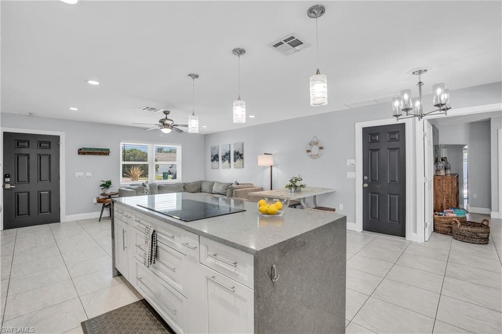 130 Mentor Dr, Naples, FL 34110-14