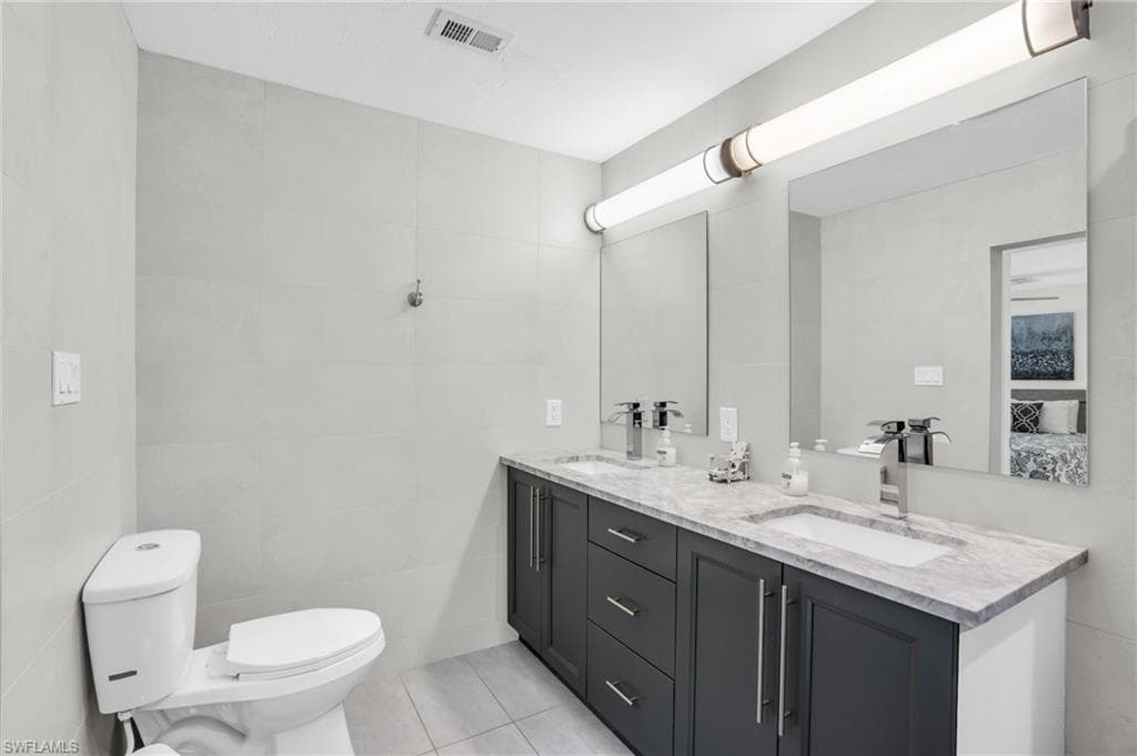 130 Mentor Dr, Naples, FL 34110-21