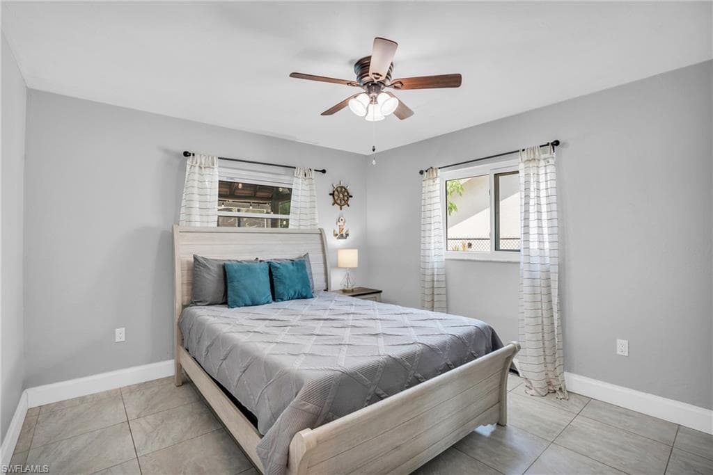 130 Mentor Dr, Naples, FL 34110-22