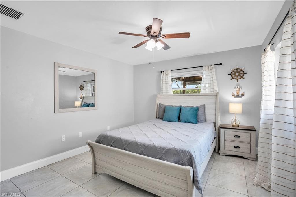 130 Mentor Dr, Naples, FL 34110-23