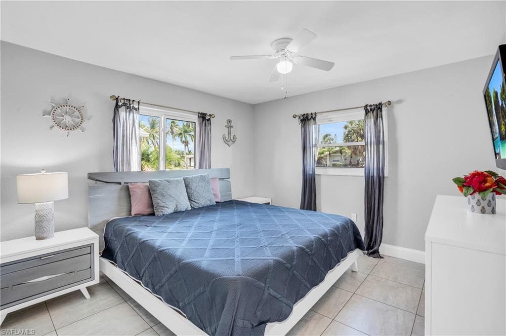 130 Mentor Dr, Naples, FL 34110-26