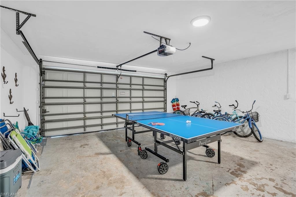 130 Mentor Dr, Naples, FL 34110-29