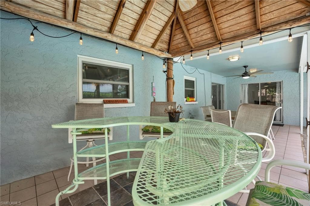130 Mentor Dr, Naples, FL 34110-33