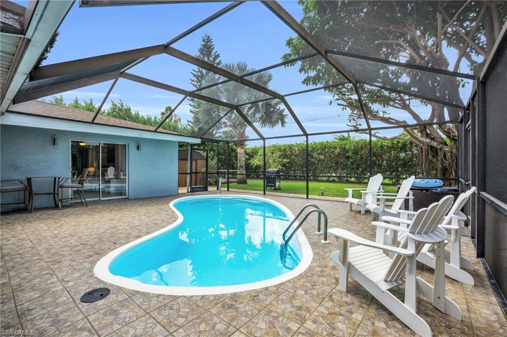 130 Mentor Dr, Naples, FL 34110-34