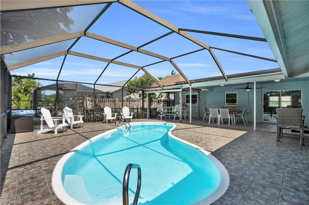 130 Mentor Dr, Naples, FL 34110-36