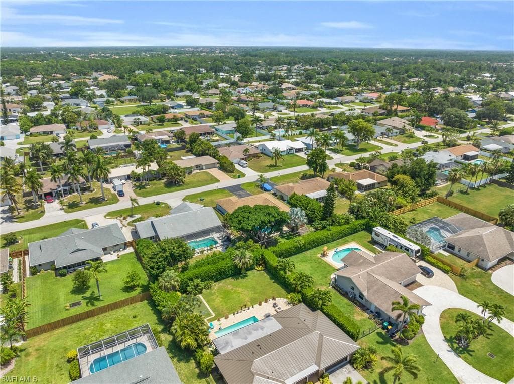 130 Mentor Dr, Naples, FL 34110-44