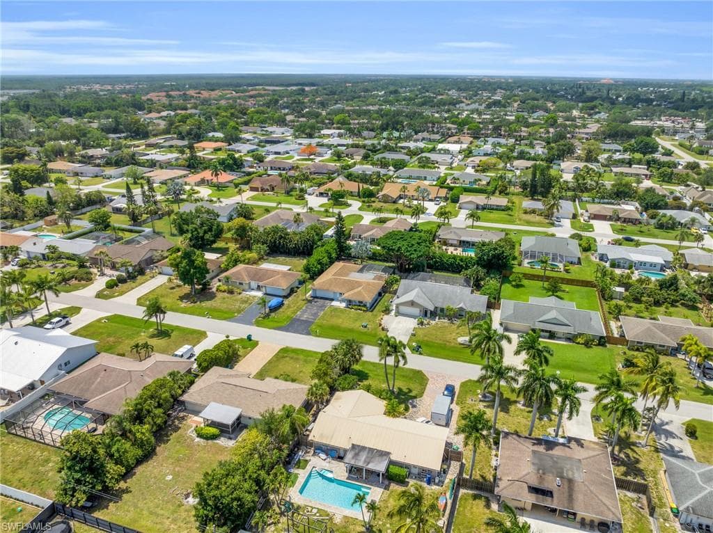130 Mentor Dr, Naples, FL 34110-48