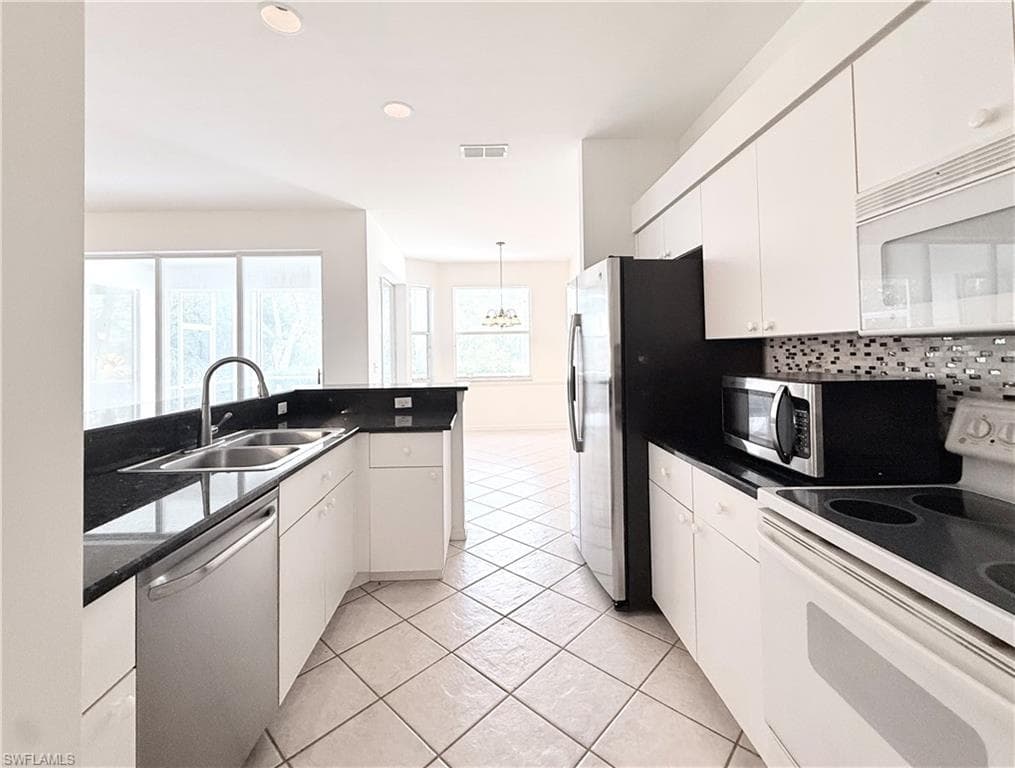 8731 Naples Heritage Dr D30, Naples, FL 34112-9