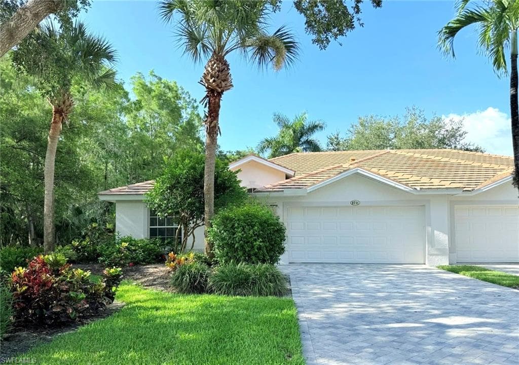 8731 Naples Heritage Dr D30, Naples, FL 34112-2
