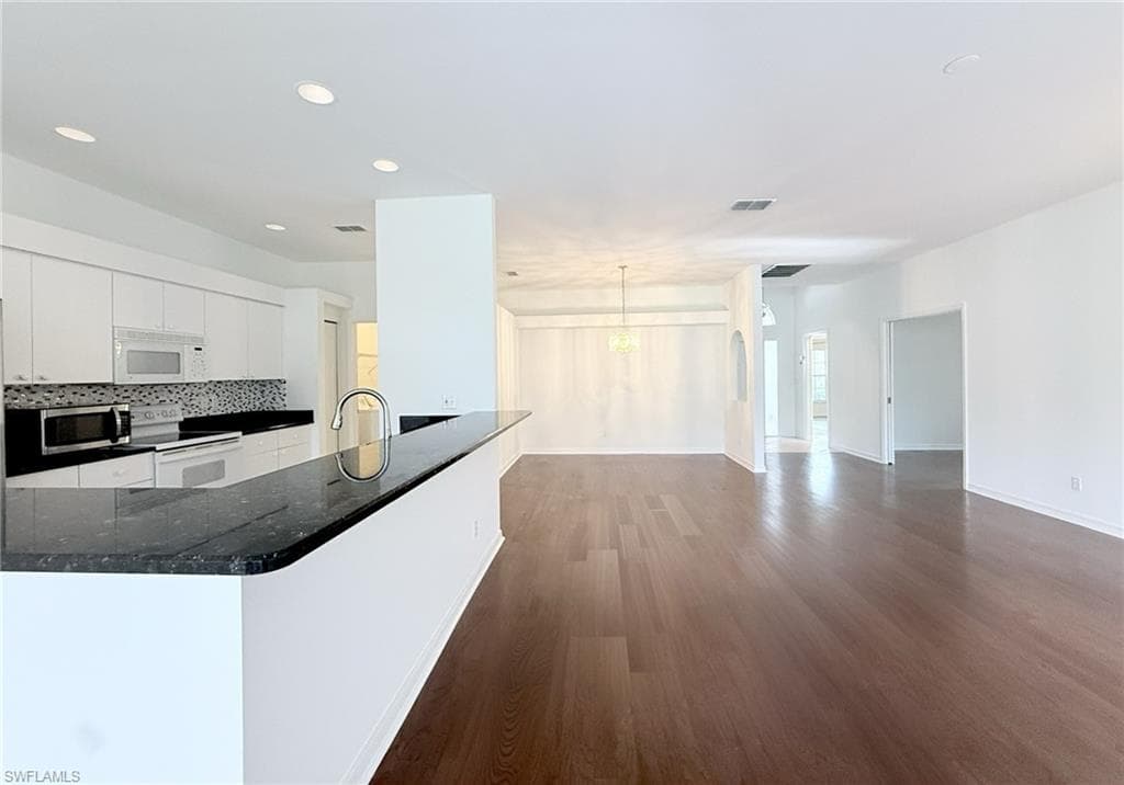 8731 Naples Heritage Dr D30, Naples, FL 34112-6