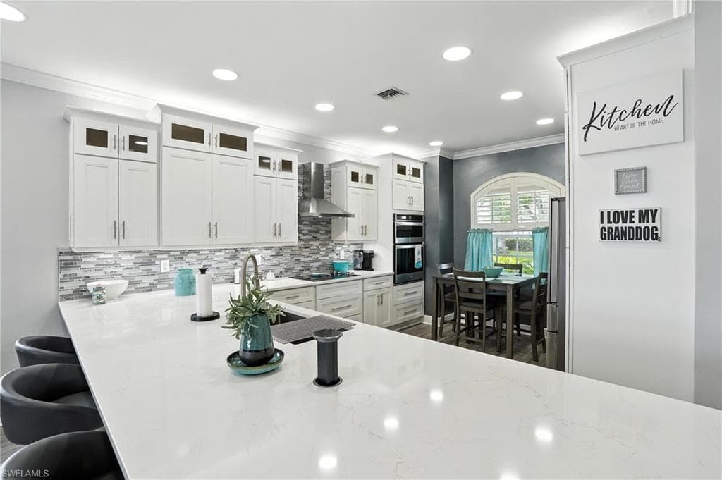 11317 Lakeland Cir, Fort Myers, FL 33913-9