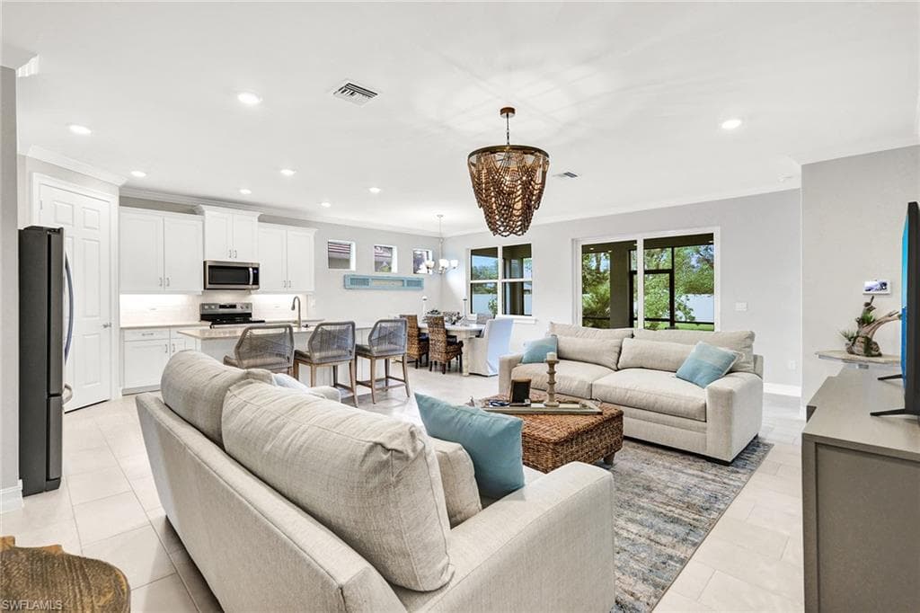 267 Tamarindo Ln, Naples, FL 34114-12