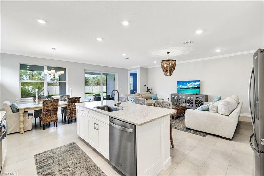 267 Tamarindo Ln, Naples, FL 34114-13