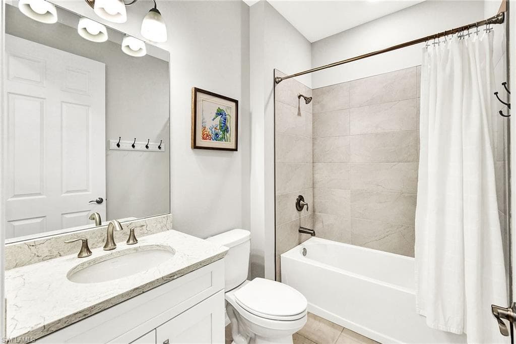 267 Tamarindo Ln, Naples, FL 34114-21