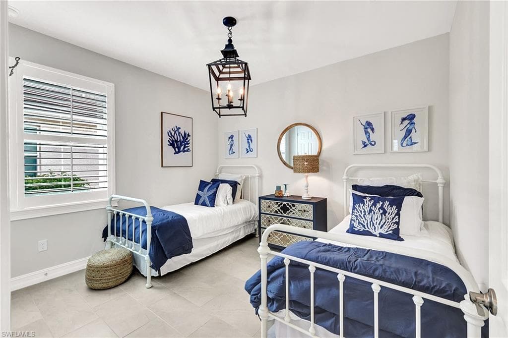 267 Tamarindo Ln, Naples, FL 34114-23