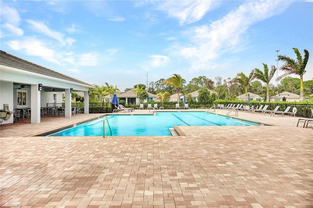 267 Tamarindo Ln, Naples, FL 34114-31