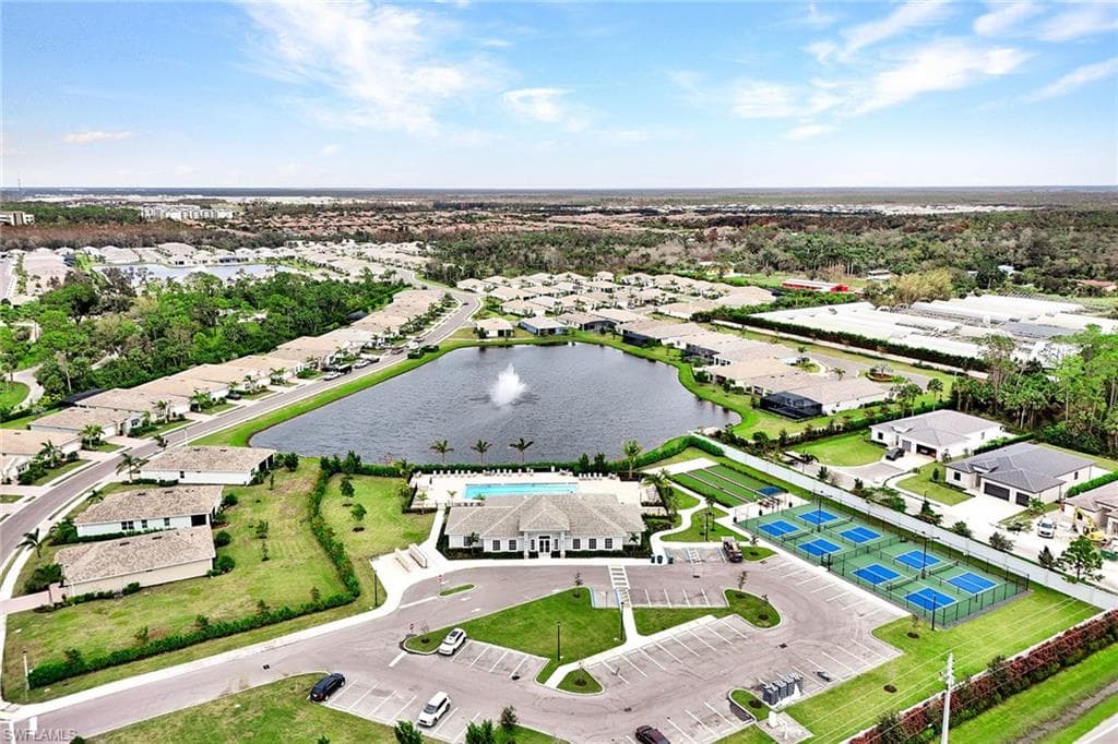 267 Tamarindo Ln, Naples, FL 34114-38