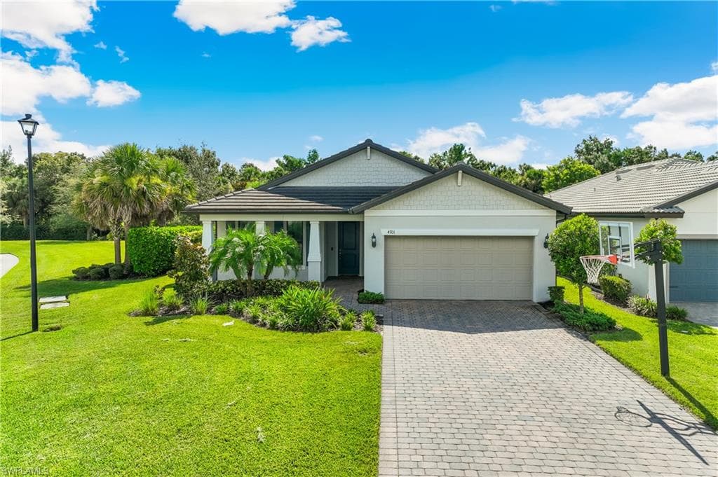 4701 Imperial Eagle Dr, Fort Myers, FL 33966-2