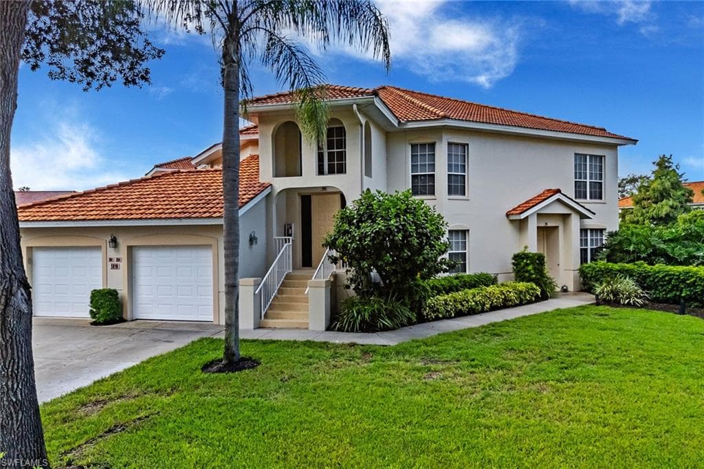 1319 Egrets Lndg 204, Naples, FL 34108-2