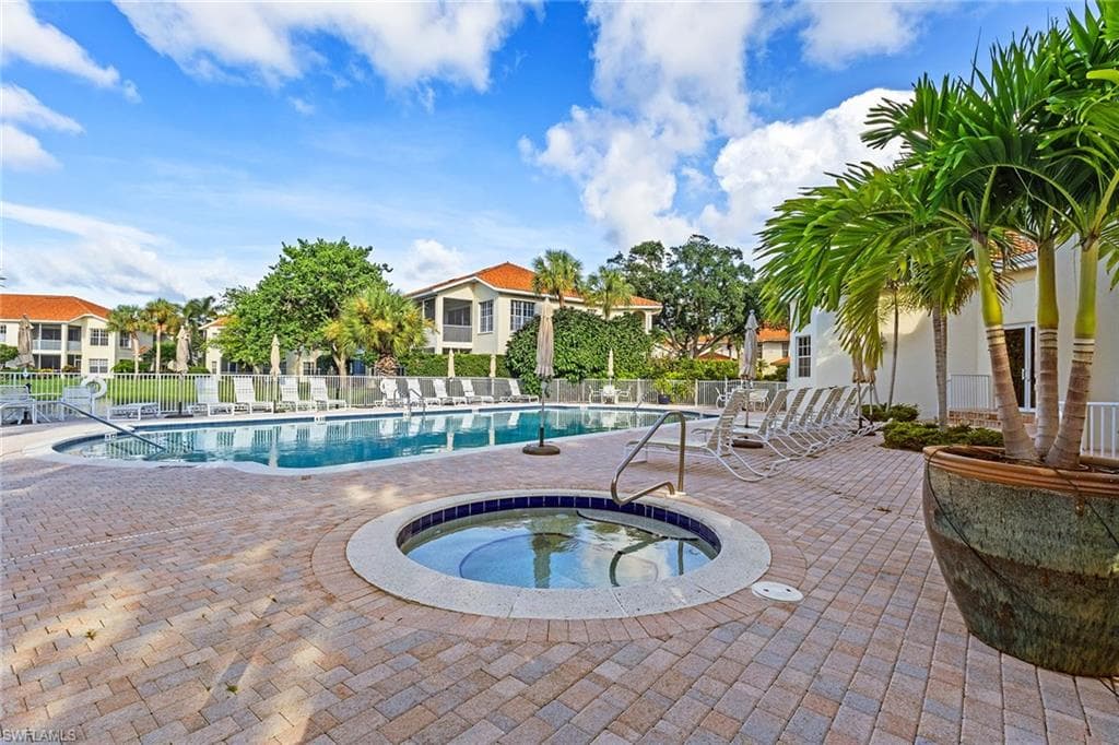 1319 Egrets Lndg 204, Naples, FL 34108-30