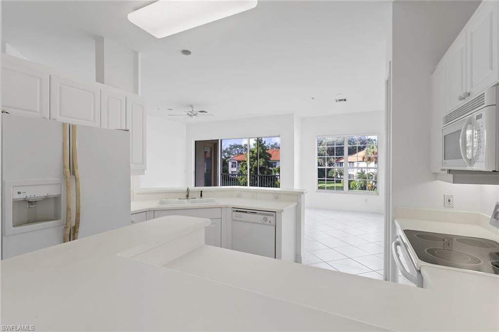 1319 Egrets Lndg 204, Naples, FL 34108-6