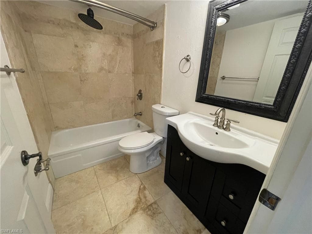1400 Pompei Ln 77, Naples, FL 34103-13