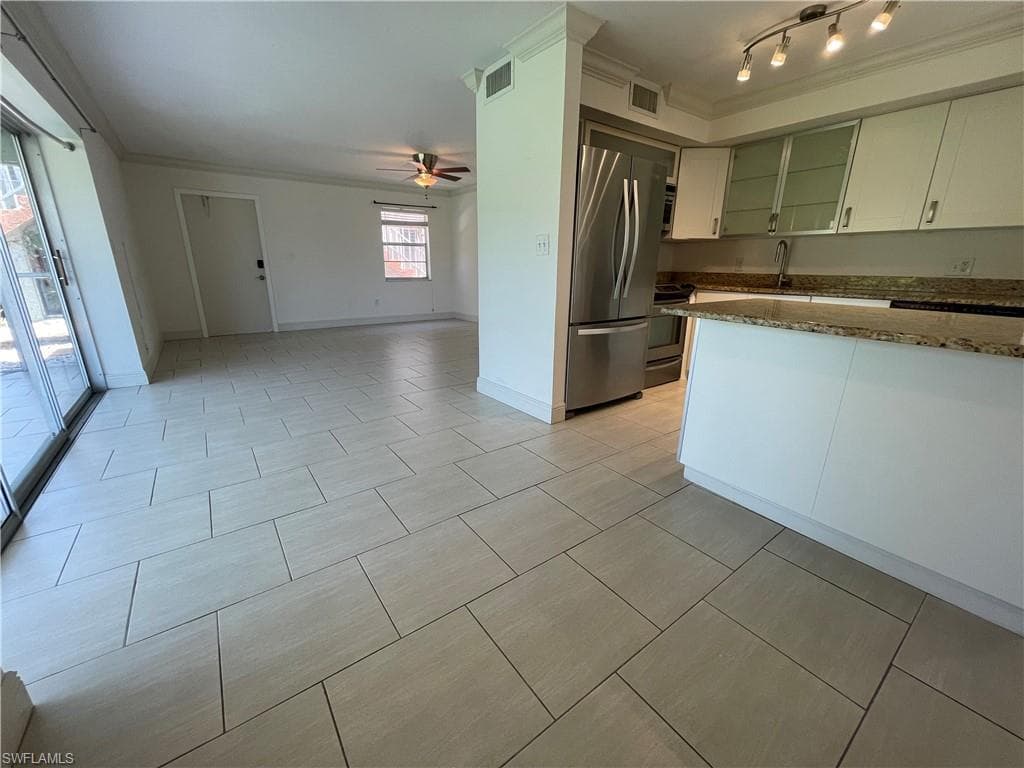1400 Pompei Ln 77, Naples, FL 34103-5