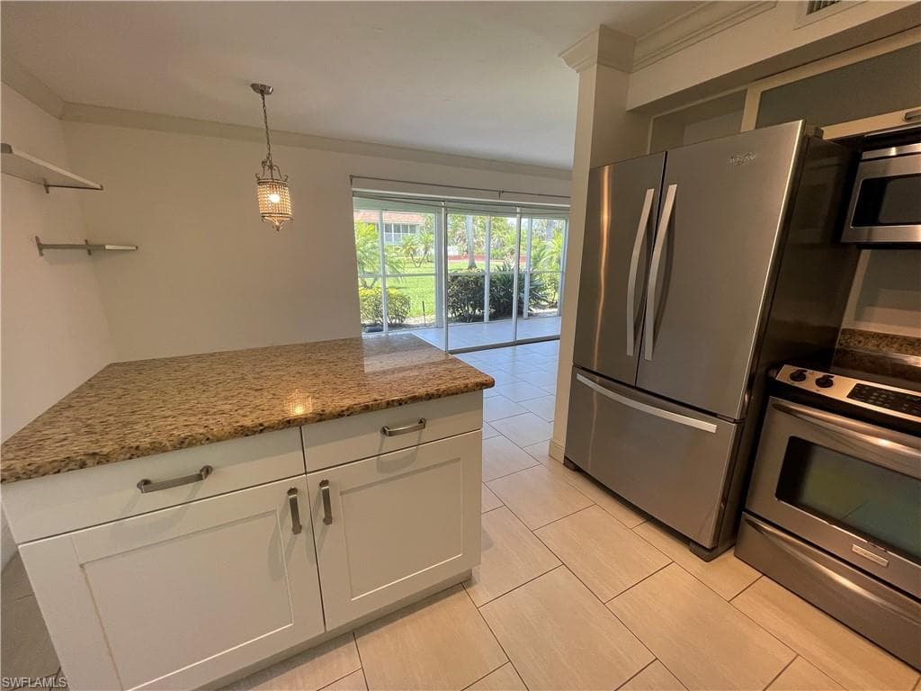 1400 Pompei Ln 77, Naples, FL 34103-7