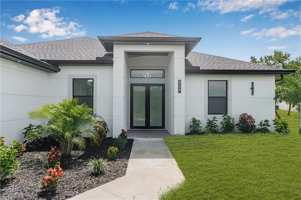 529 Kilgour Ave S, Lehigh Acres, FL 33974-9