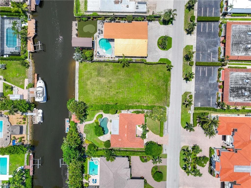 1598 Curlew Ave, Naples, FL 34102-12