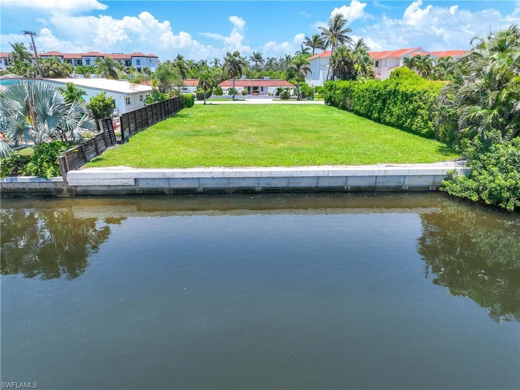 1598 Curlew Ave, Naples, FL 34102-13