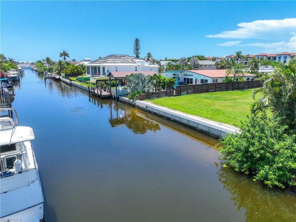 1598 Curlew Ave, Naples, FL 34102-14