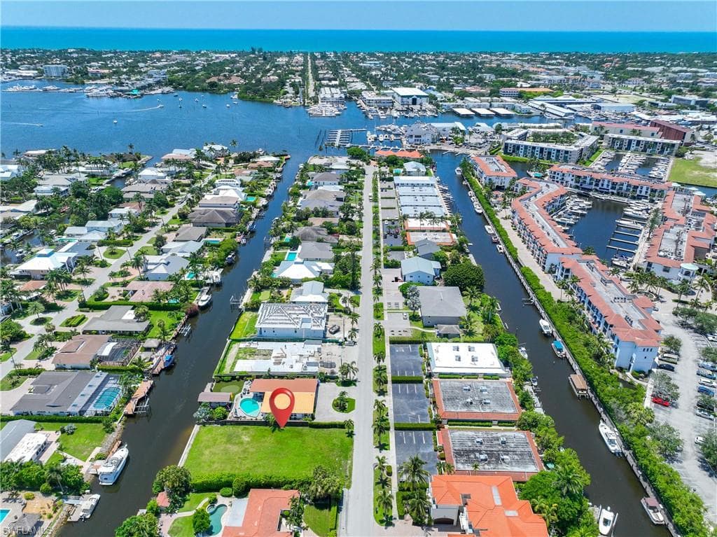 1598 Curlew Ave, Naples, FL 34102-4