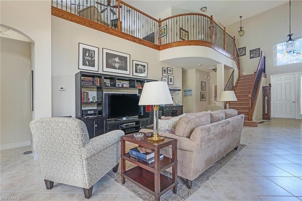 6840 Del Mar Ter, Naples, FL 34105-9