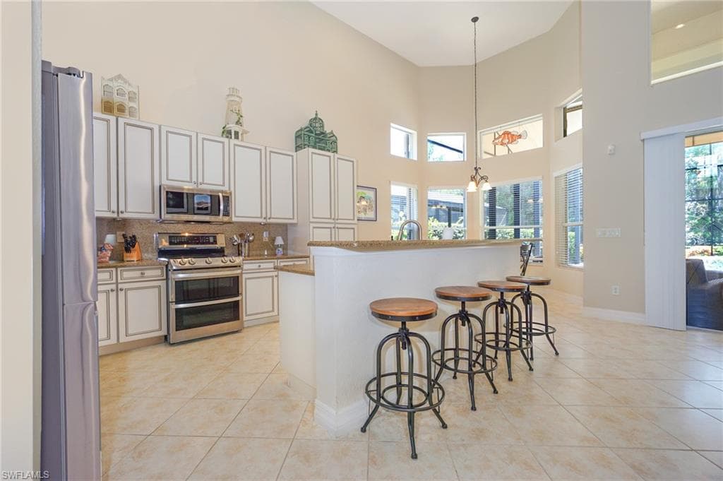 6840 Del Mar Ter, Naples, FL 34105-13