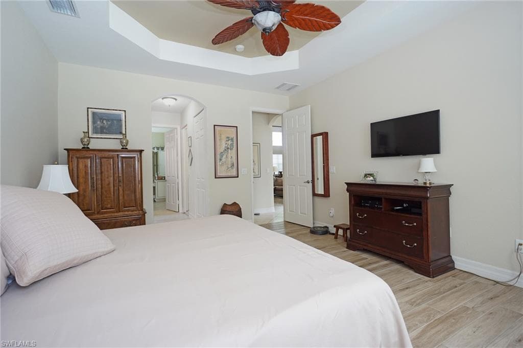 6840 Del Mar Ter, Naples, FL 34105-18