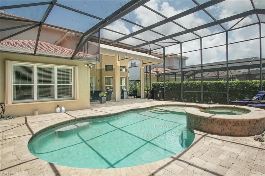 6840 Del Mar Ter, Naples, FL 34105-32