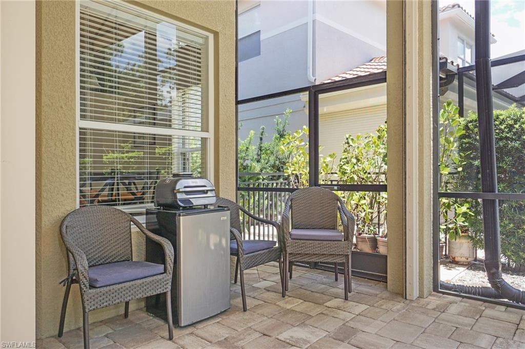 6840 Del Mar Ter, Naples, FL 34105-35