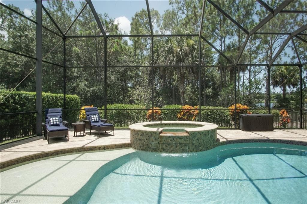 6840 Del Mar Ter, Naples, FL 34105-38