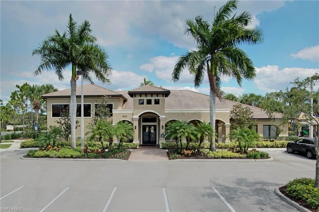 6840 Del Mar Ter, Naples, FL 34105-42
