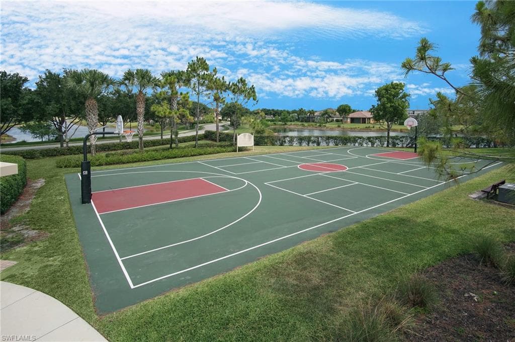 6840 Del Mar Ter, Naples, FL 34105-45