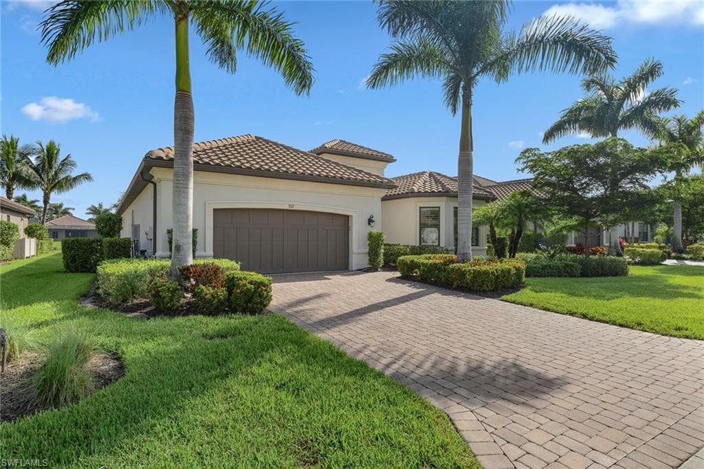 3317 Belon Ln, Naples, FL 34114-1