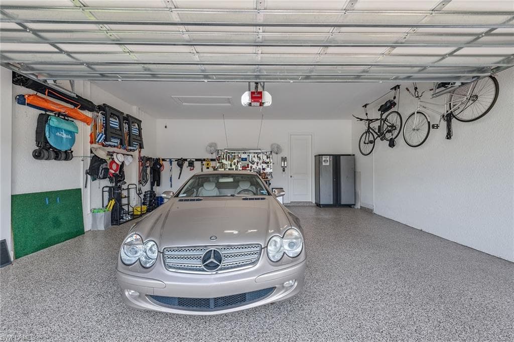 3317 Belon Ln, Naples, FL 34114-32