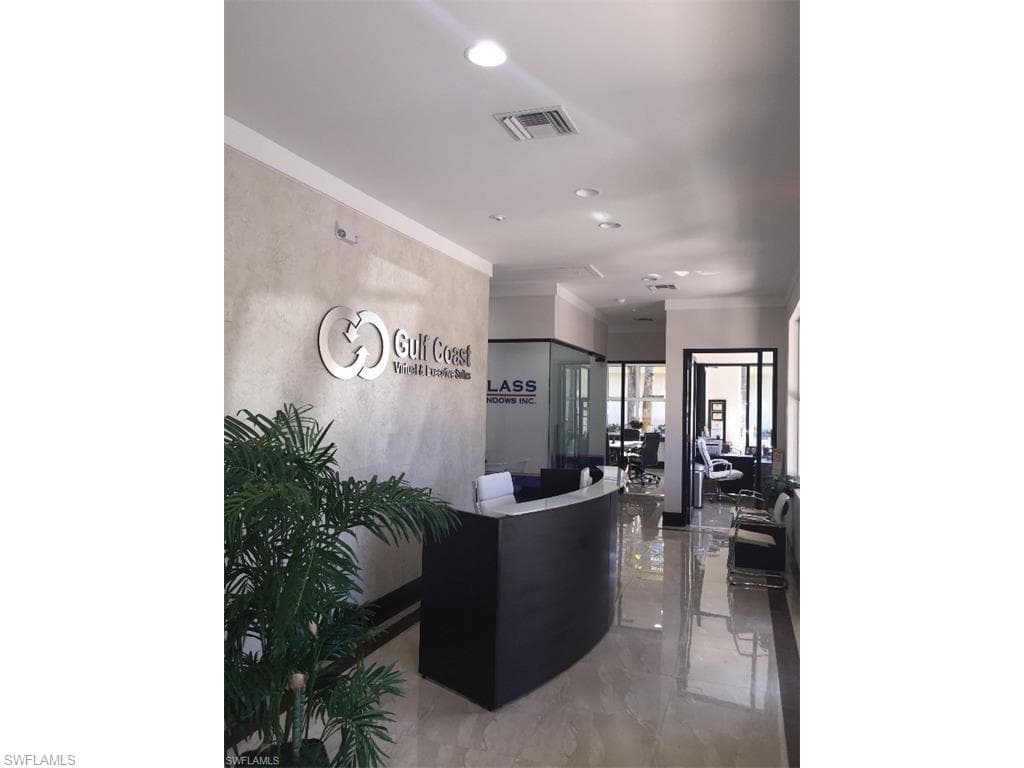 5258 Golden Gate Pky 9, Naples, FL 34116-1