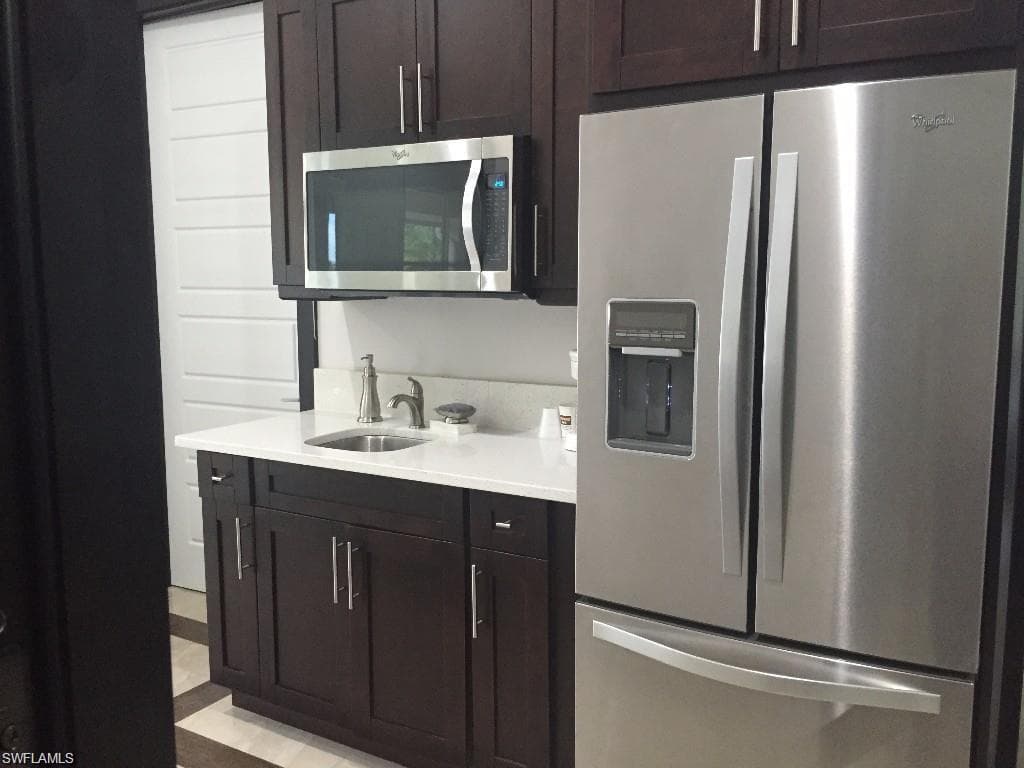 5258 Golden Gate Pky 9, Naples, FL 34116-2