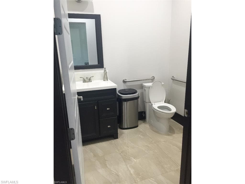 5258 Golden Gate Pky 9, Naples, FL 34116-3