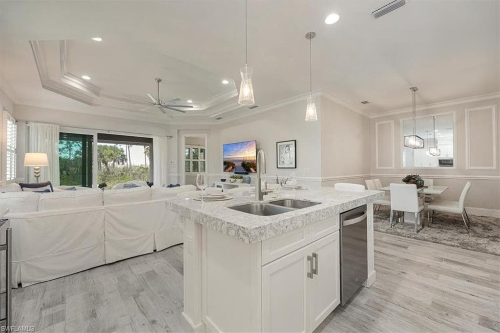 6419 Negril Isle Dr, Naples, FL 34113-11